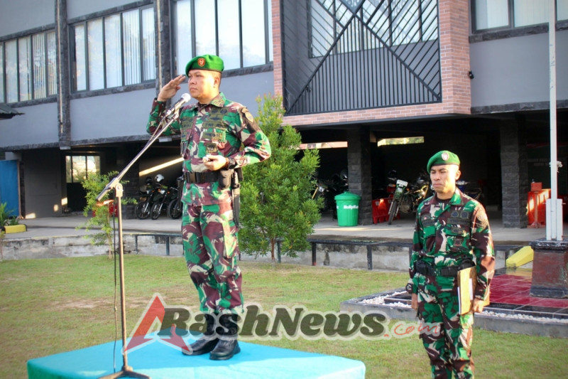Babinsa 1621-02/Abanteng Edukasi Siswa SMAN Banat tentang Wasbang dan Bela Negara
