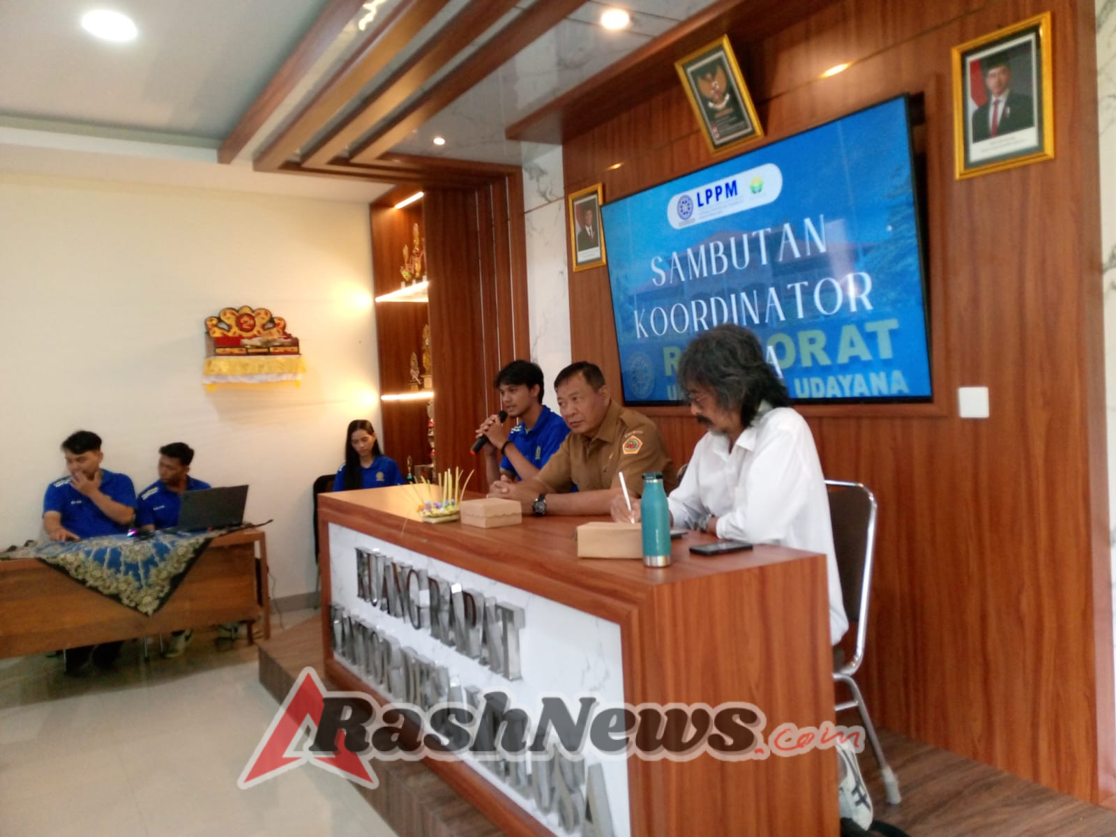 Dukung Pengabdian Masyarakat, Babinsa Kelusa Dampingi Mahasiswa KKN di Desa Kelusa