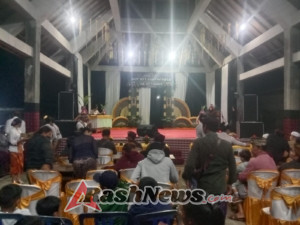 Kiprah Babinsa di Tengah Generasi Muda, Hadiri HUT STT Santi Yoga Banjar Penyabangan