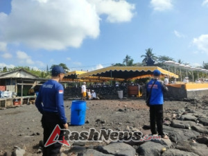 Kasat Polairud Polres Karangasem Pimpin Pengamanan Darat & Laut Upacara Melasti Puri Agung Karangasem.