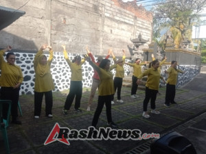 Kebersamaan Tanpa Batas, Persit Ramil 06 Banjar Gelar Arisan Penuh Canda dan Ceria