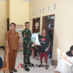 Pembagian Bantuan Beras di Kelurahan Nangameting Berjalan Lancar, Babinsa Terus Kawal.