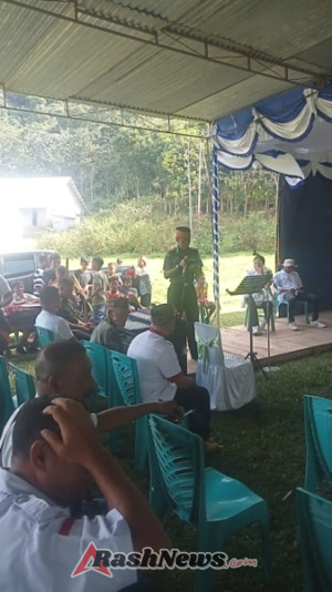 Babinsa Borong Siap Kawal Semangat Gotong Royong di BBGRM Manggarai Timur