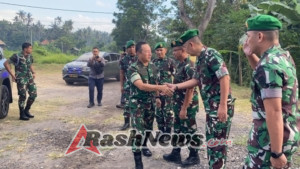 Anggota Kodim 1623/Karangasem Nyanyikan Mars Babinsa dengan Semangat Saat Kunjungan Pangdam IX/Udayana