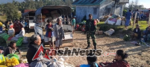 Jalin Keakraban, Babinsa Serda Agustinus Dominggus Komsos Dengan Warga Binaan di pasar