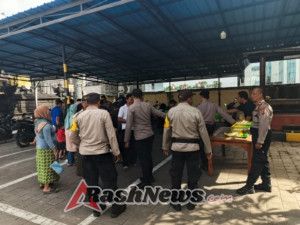 Polsek Kuta Gelar “Gerakan Pangan Murah” Bersama Bulog, Sediakan 1 Ton Beras untuk Warga