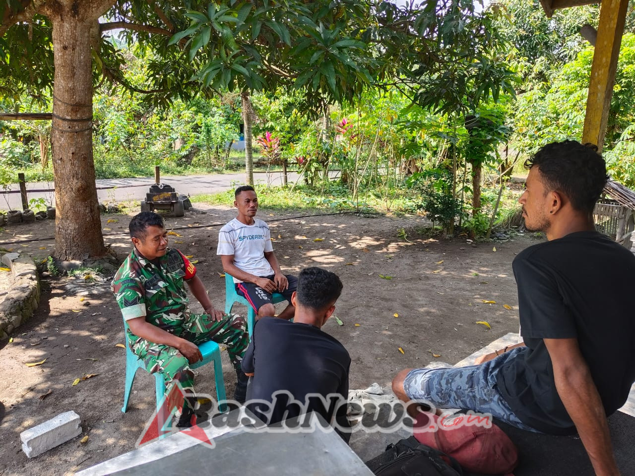 Kehadiran Babinsa di Rukuramba Perkuat Sinergi TNI-Rakyat dalam Keamanan