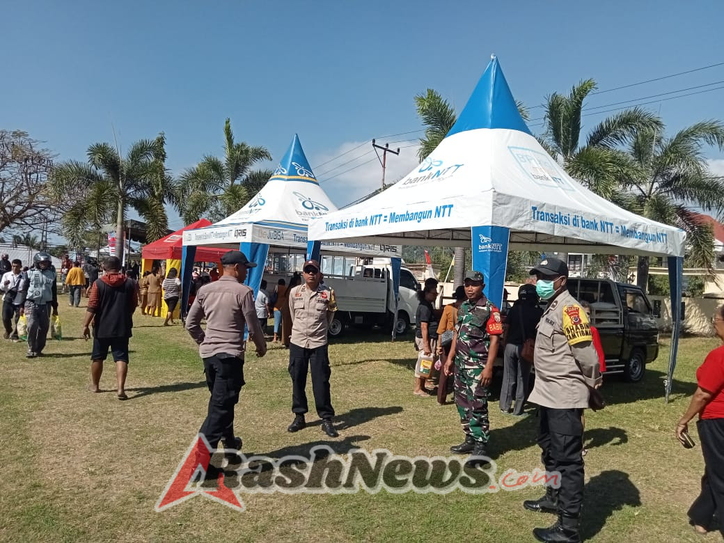 TNI AD Aktif Monitoring dan Pamwil di Lokasi Gerakan Pangan Murah Kabupaten Ende