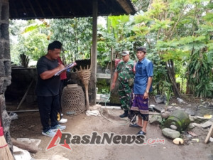 Babinsa Hadir di Tengah Warga, Bantu Wujudkan Lingkungan Bersih dan Sehat di Desa Sumita