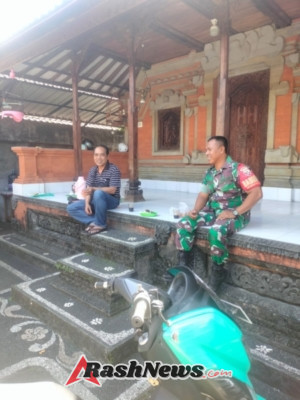 TNI Hadir di Tengah Warga, Babinsa Bakbakan Ajak Masyarakat Jaga Keamanan Lingkungan