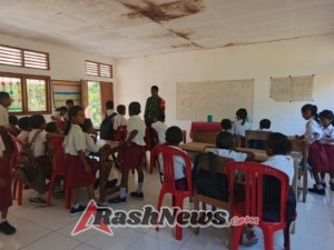 Komsos Babinsa di Detukeli: Sinergi TNI dan Dunia Pendidikan untuk Masa Depan Bangsa