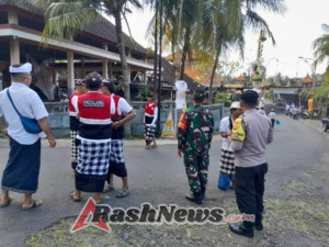 Hadir Untuk Memastikan Keamanan Dan Kelancaran Upacara Keagamaan, Babinsa Banjarangkan Dan Negari Bersinergi Bersama Bhabinkamtibmas Dan Pecalang
