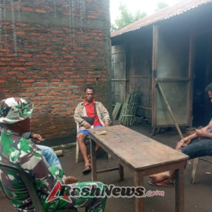 Cuaca Cerah, Babinsa dan Masyarakat Mukureku Laksanakan Pemantauan Wilayah