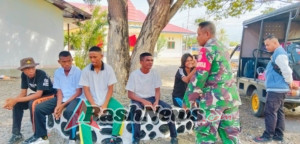 Babinsa Koramil 1618-03/Insut Ajak Pemuda Desa Humusu Wini Jauhi Pergaulan Bebas dan Miras