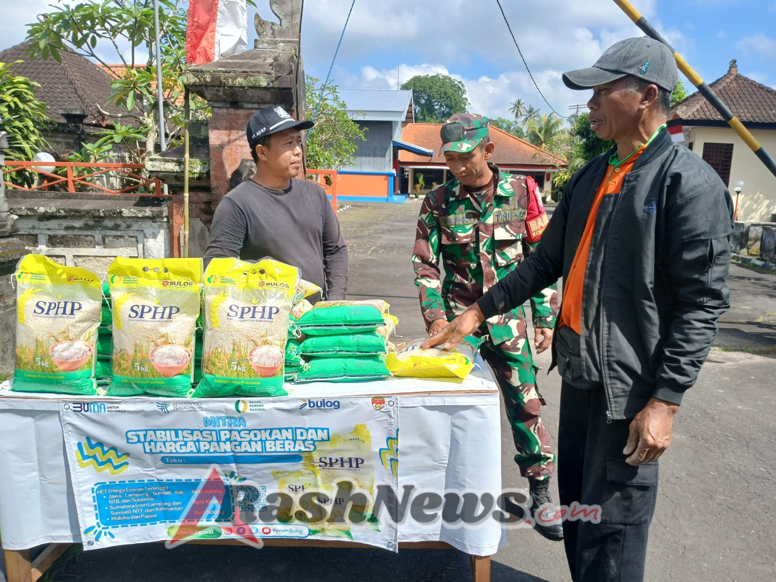Bentuk Sinergi Babinsa Dalam Upaya Menjaga Ketersediaan Beras di Wilayah Bangli