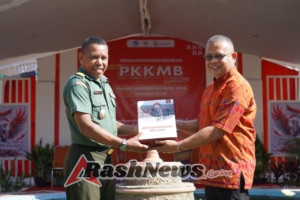 Kasdim 1603/Sikka Hadiri PKKMB Di Unipa, Berikan Materi Wawasan Kebangsaan