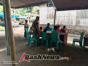 Ciptakan Lingkungan Aman, Babinsa Koramil 1602-01/Ende Aktifkan Komsos dan Pamwil di Wilayah Binaan