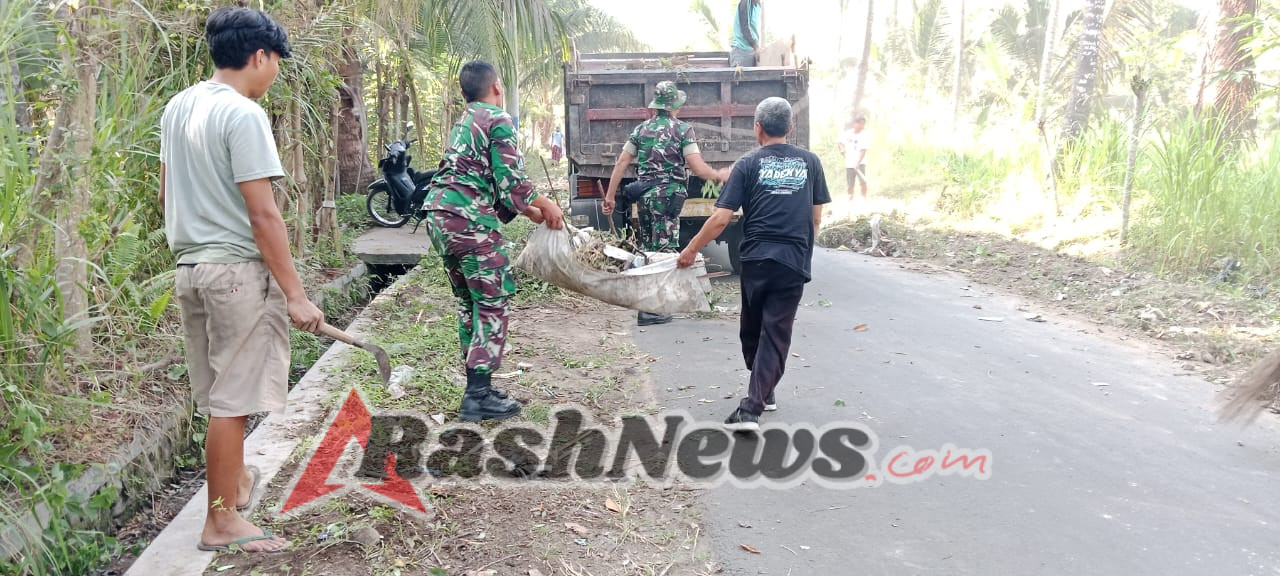 Gotong Royong TNI-Polri dan Masyarakat Ijobalit Dukung Kebersihan dan Wisata Pantai Mik’ayir