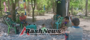 Babinsa Naikliu Ajak Perangkat Desa Binafun Jaga Kesehatan