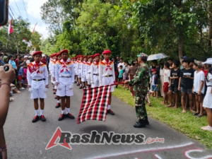 Danramil 1623-07/Bebandem lepas peserta lomba gerak jalan tingkat pelajar SMP dan SMA/SMK.