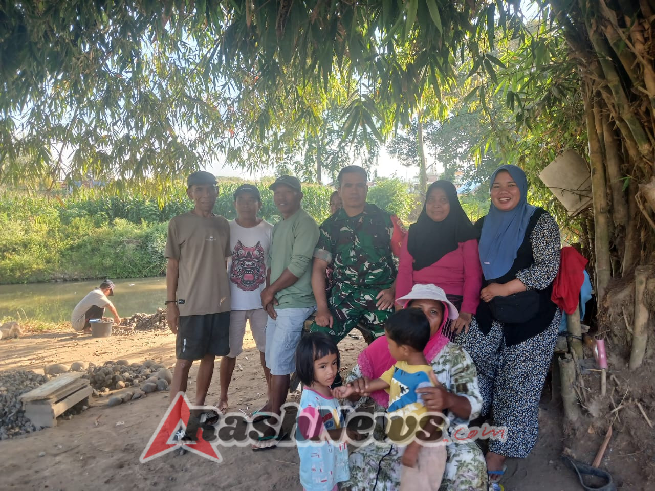 Babinsa Potu Dekatkan Diri ke Masyarakat Lewat Komsos