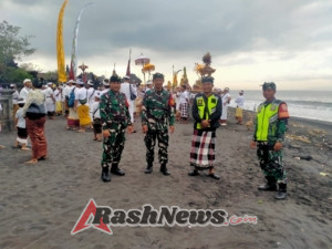 Gelar Pengamanan Melasti Bersama, Babinsa Negari Tegaskan Kunci Keberhasilan Tugas Adalah  Kekompakan Aparat