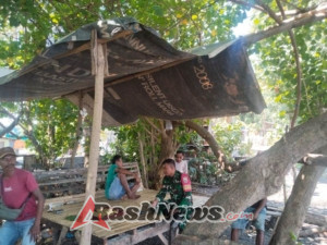 Babinsa Koramil 1602-01/Ende Dorong Kolaborasi Aparat dan Nelayan Lewat Komsos Rutin