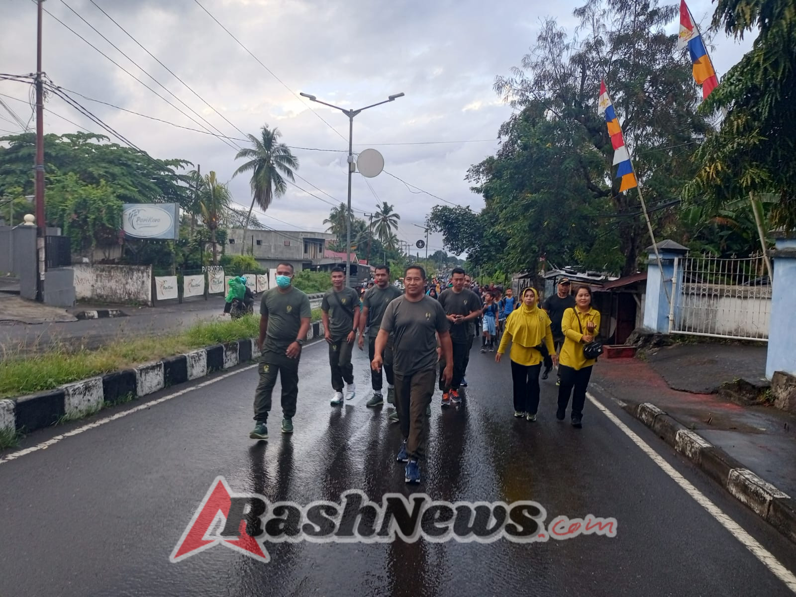 Kodim 1602/Ende Tunjukkan Semangat Nasionalisme Lewat Jalan Sehat 1 Agustus