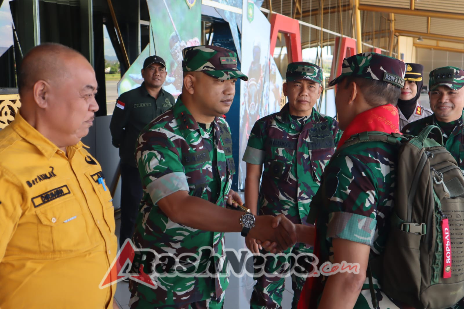 ‎Dandim 1607/Sumbawa Sambut Hangat Asops KASAD Saat Tiba di Sumbawa