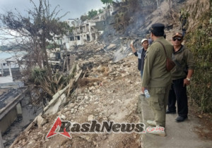 Kebakaran Material Bangunan Liar di Pantai Bingin, Babinsa Segera Memadamkan Api