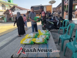 Antusias Warga Sambut Gerakan Pangan Murah Kodim 1628/Sumbawa Barat