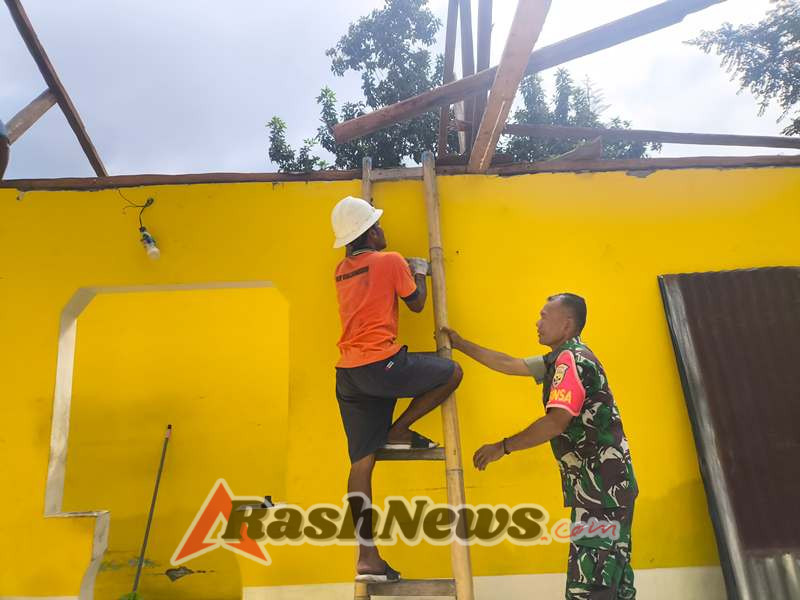 Kegiatan Pamwil dan Karya Bhakti Babinsa Koramil 1602-04 di Desa Tou Timur Sukses Dilaksanakan