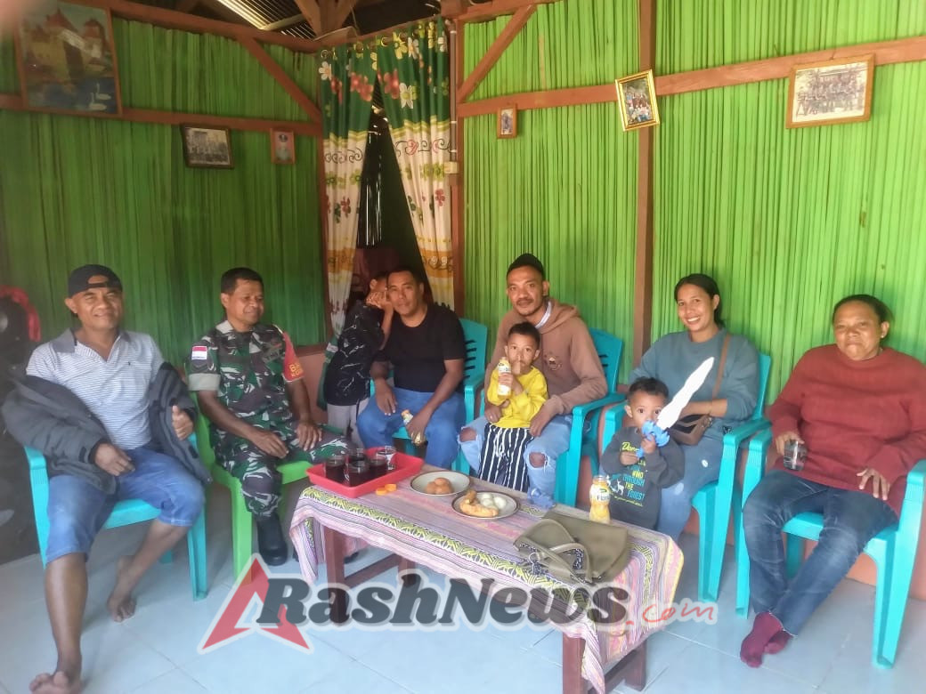 Babinsa Oepuah Ajak Warga Kibarkan Merah Putih, Semarakkan Semangat Kemerdekaan ke-80