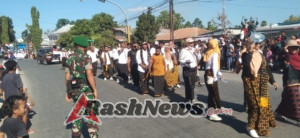 Kodim 1601/Sumba Timur Hadirkan Rasa Aman di Pawai Karnaval Hari Kedua Peringatan Kemerdekaan