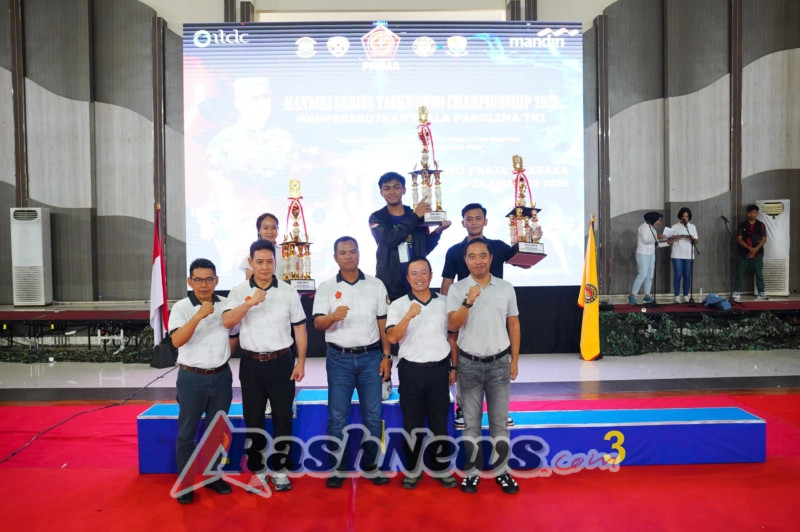 Pangdam IX/Udayana Dampingi Wapang TNI Tutup Kejuaraan Taekwondo Panglima TNI Cup 2025 di Bali