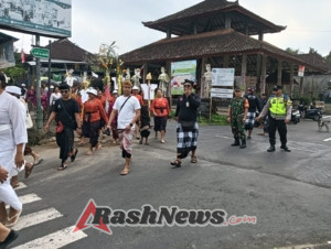 Tunjukkan Dedikasi Dan PelayananKepada Masyarakat, Babinsa Bakas Bersinergi Beri Pengamanan Upacara Ngening