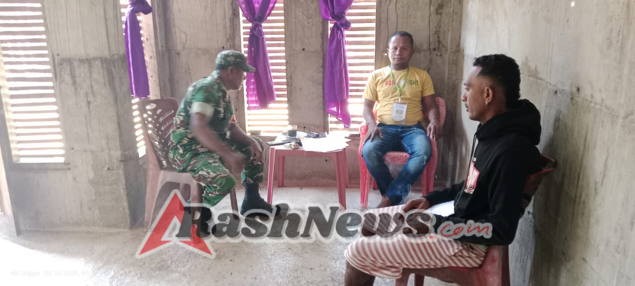 Babinsa Ende Aktif Monitor Keamanan dan Kamtibmas di Desa Nuanaga