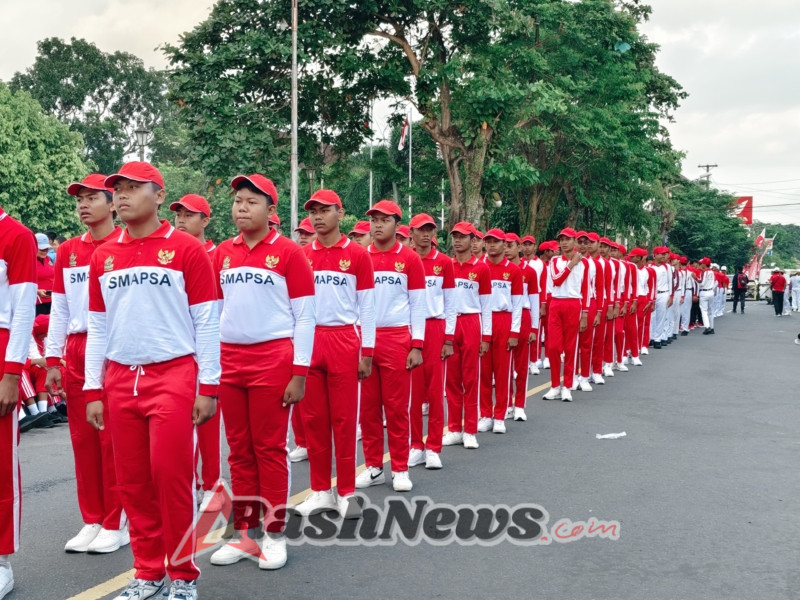 Dandim Dampingi Bupati Klungkung Lepas Lomba Gerak Jalan Tingkat SMA Dan Umum Putra