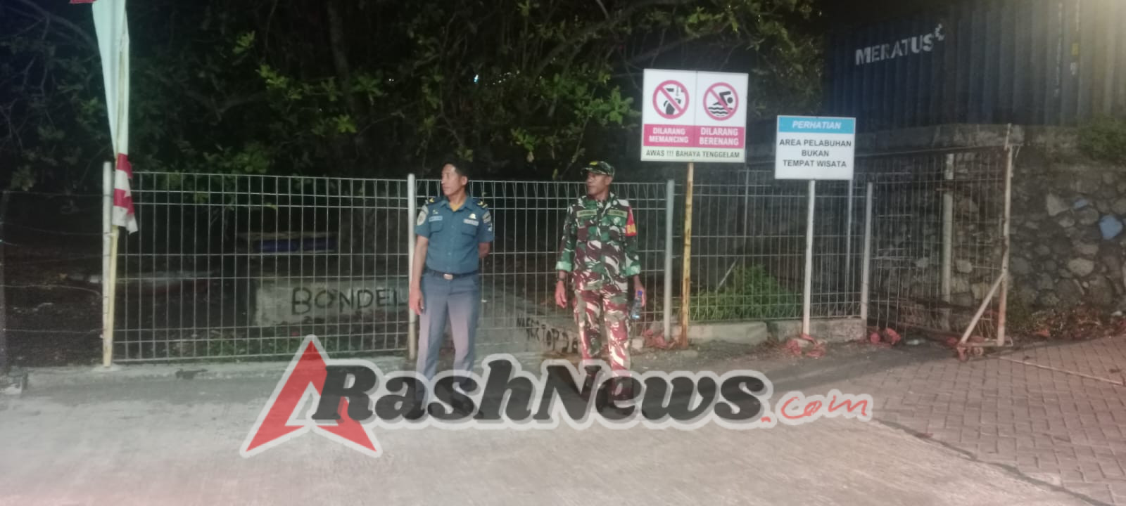 Wujudkan Kemanunggalan TNI-Rakyat, Babinsa Terlibat Langsung dalam Pamwil di Pelabuhan IPPI