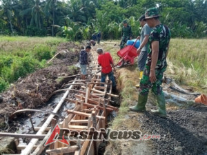 TMMD Desa Batuan: Keteladanan Kadus Wiradana di Garda Terdepan Pembangunan