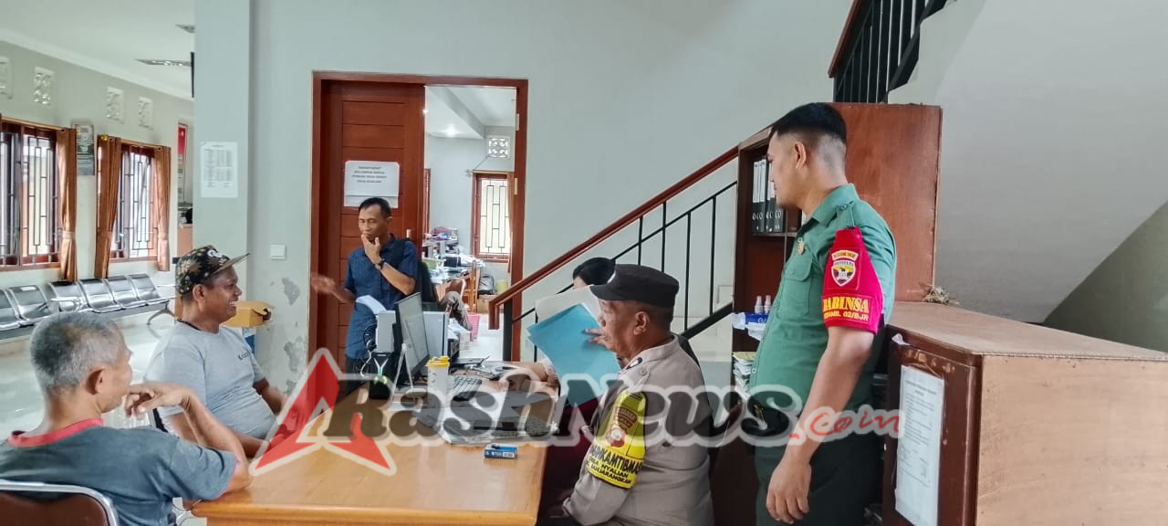 Gotong Royong Songsong Upacara Keagamaan, Babinsa Tohpati Sebut Sarana Efektif Bangun Kebersamaan
