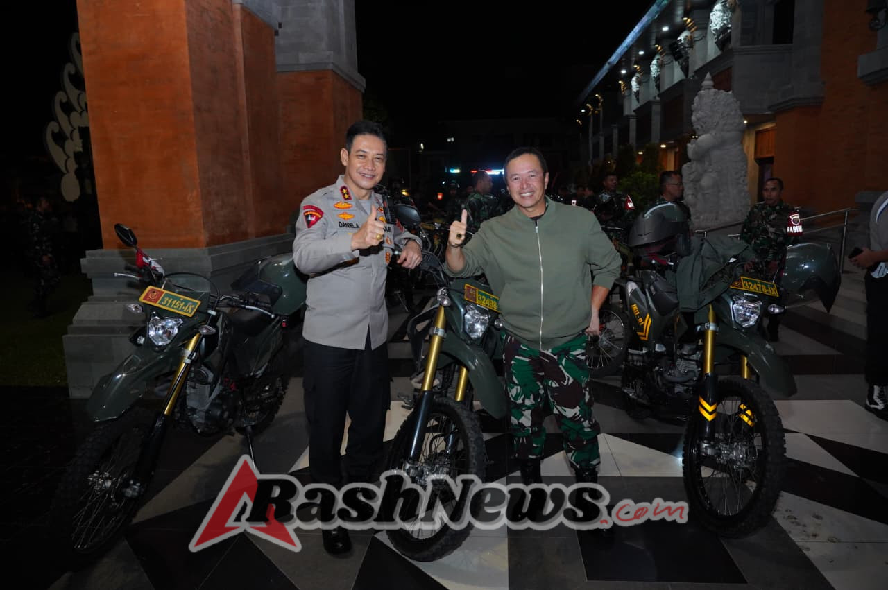 Pangdam IX/Udayana Piek Budyakto Sapa Warga Saat Patroli, Ajak Jaga Ketertiban Bersama