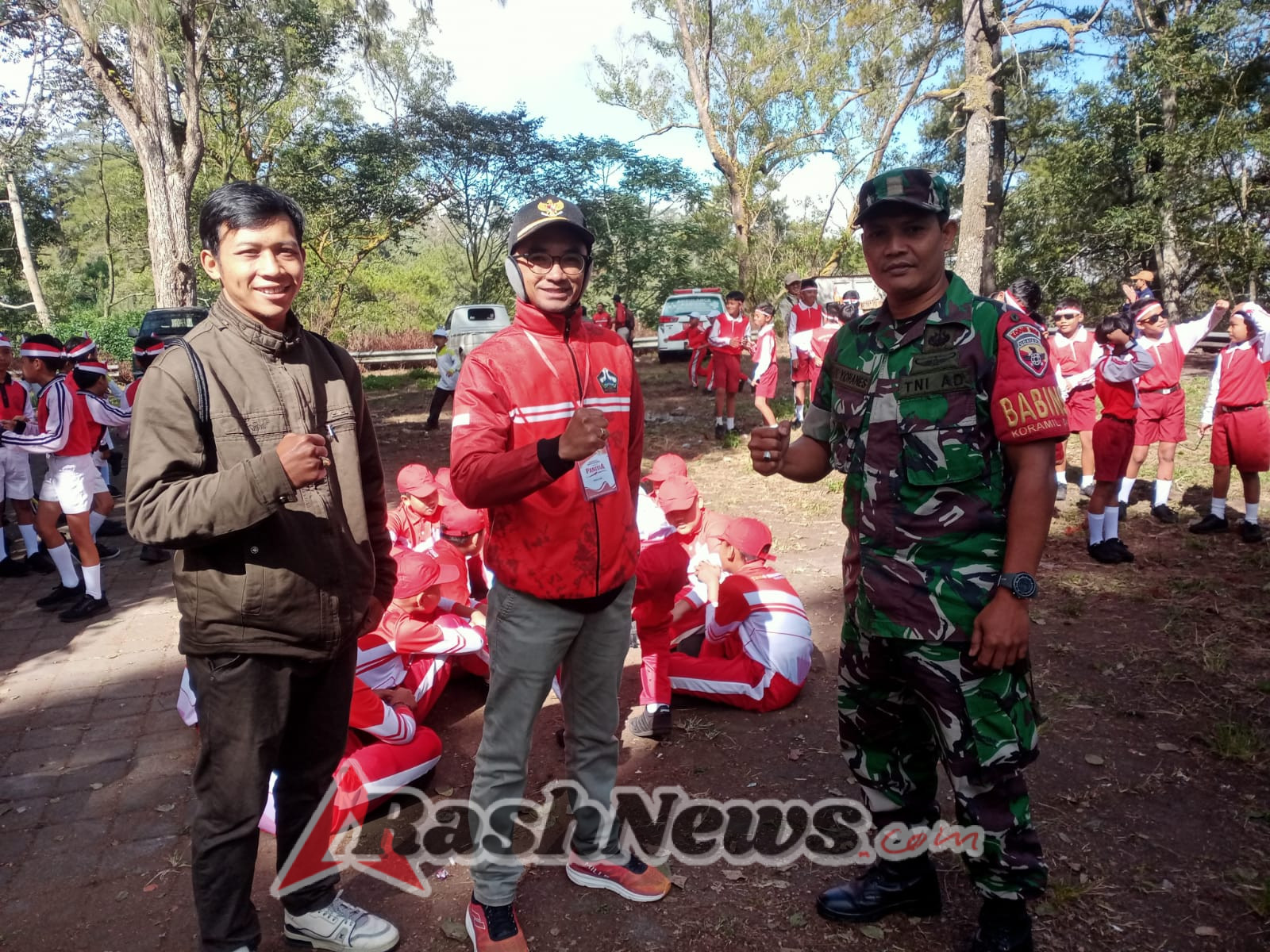 Semarak HUT RI ke-80, Babinsa Kintamani Dampingi Pelaksanaan Lomba Gerak Jalan Tingkat SD
