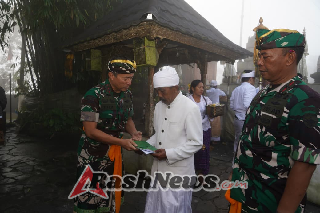 Pangdam IX/Udayana Gelar Doa Bersama di Pura Lempuyang Luhur Mohon Kelancaran Tugas