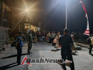 Babinsa Ende Bersinergi dengan Instansi Terkait Amankan Kapal Darma Rucitra VIII