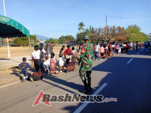 Koramil 1624-02/Adonara Amankan Karnaval HUT RI ke-80 di Kecamatan Adonara Timur