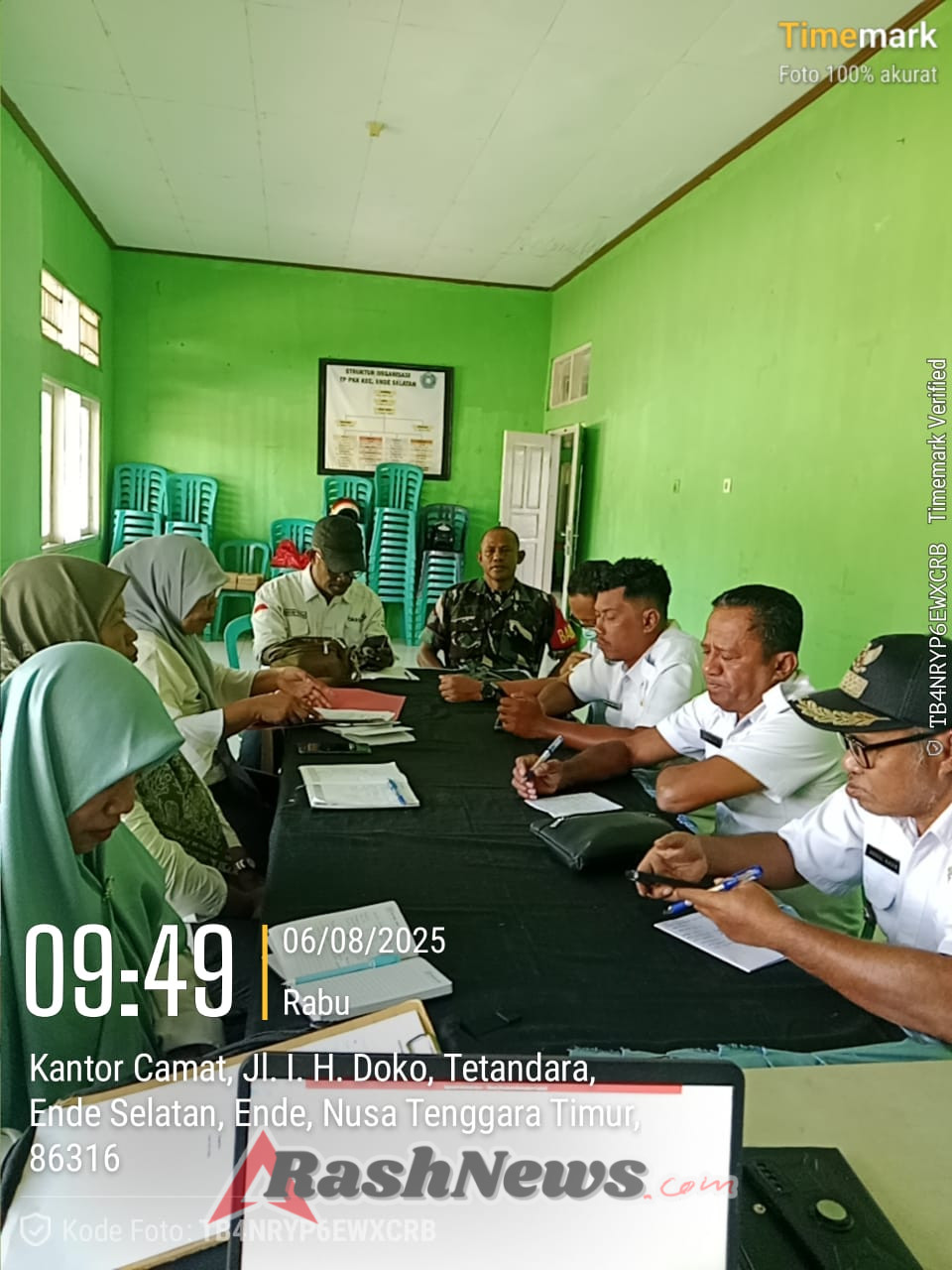 Tingkatkan Kepedulian Terhadap Kesehatan Masyarakat, Babinsa Ende Hadiri Rapat Lintas Sektoral