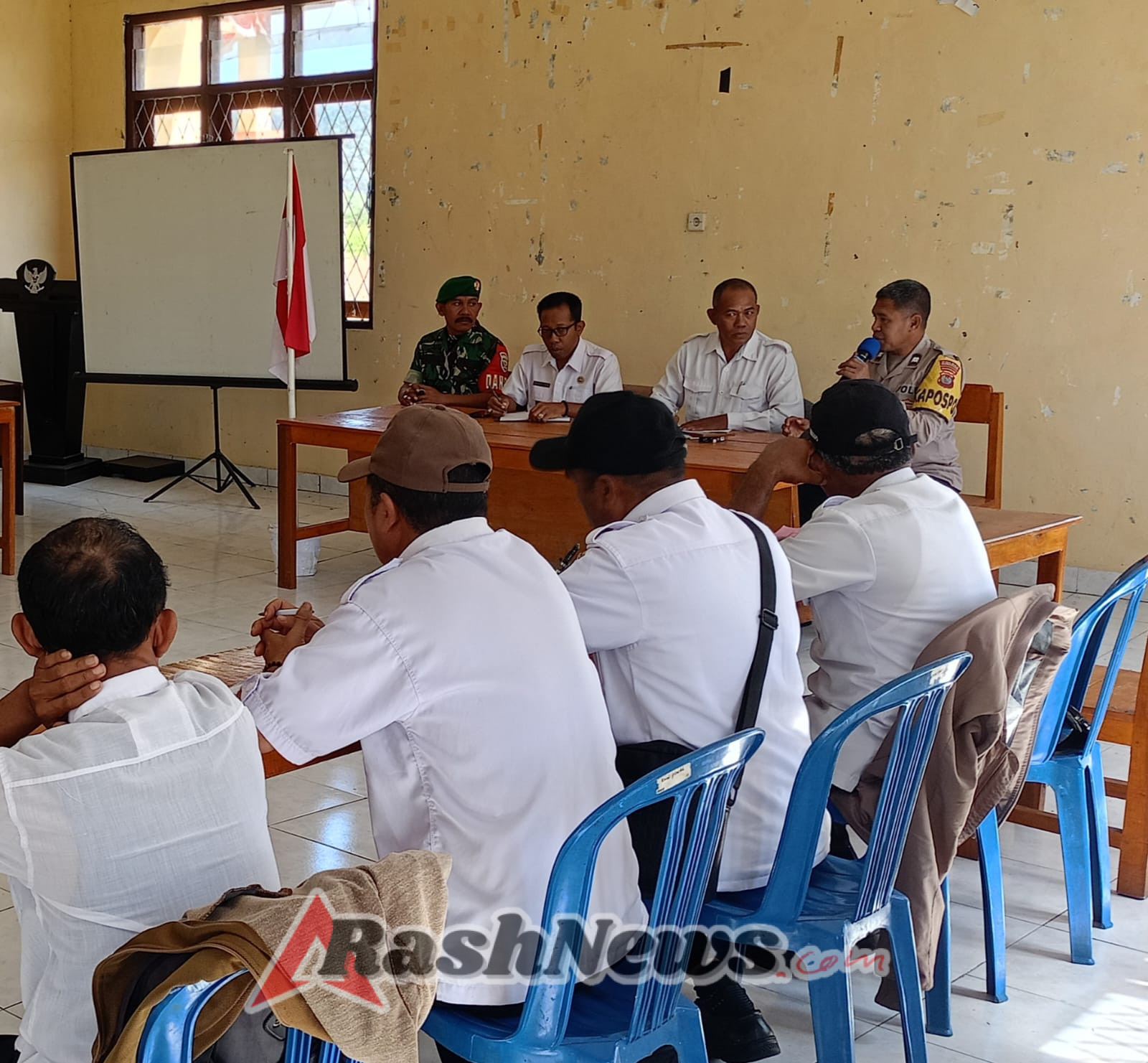 Koramil 1612-03/Reok Hadiri Rapat Koordinasi HUT RI ke-80 di Reok Barat