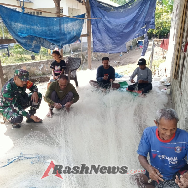 Komsos dan Pamwil, Babinsa Ende Perkuat Kehadiran TNI di Tengah Masyarakat