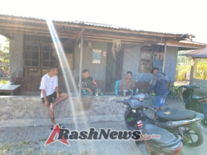 Pratu Rifaldi Pimpin Komsos Bersama Warga Desa Nuanaga, Ende